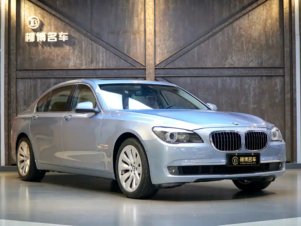 BMW 7 Series 2012 — фото 24