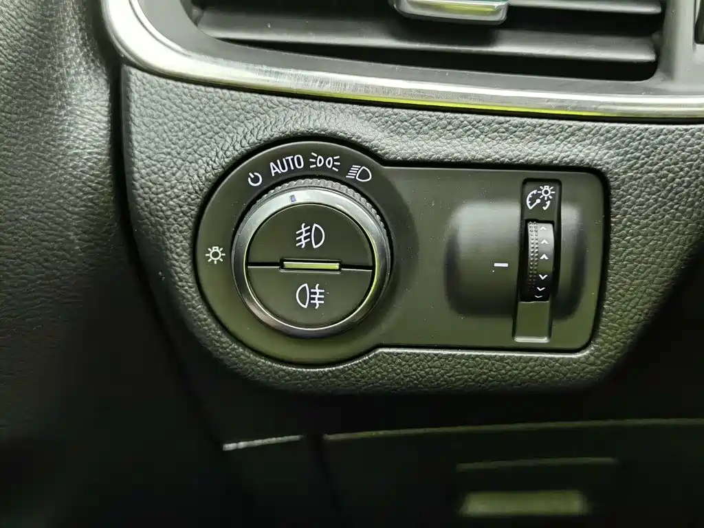 Buick Envision Plus 2015 — фото 21
