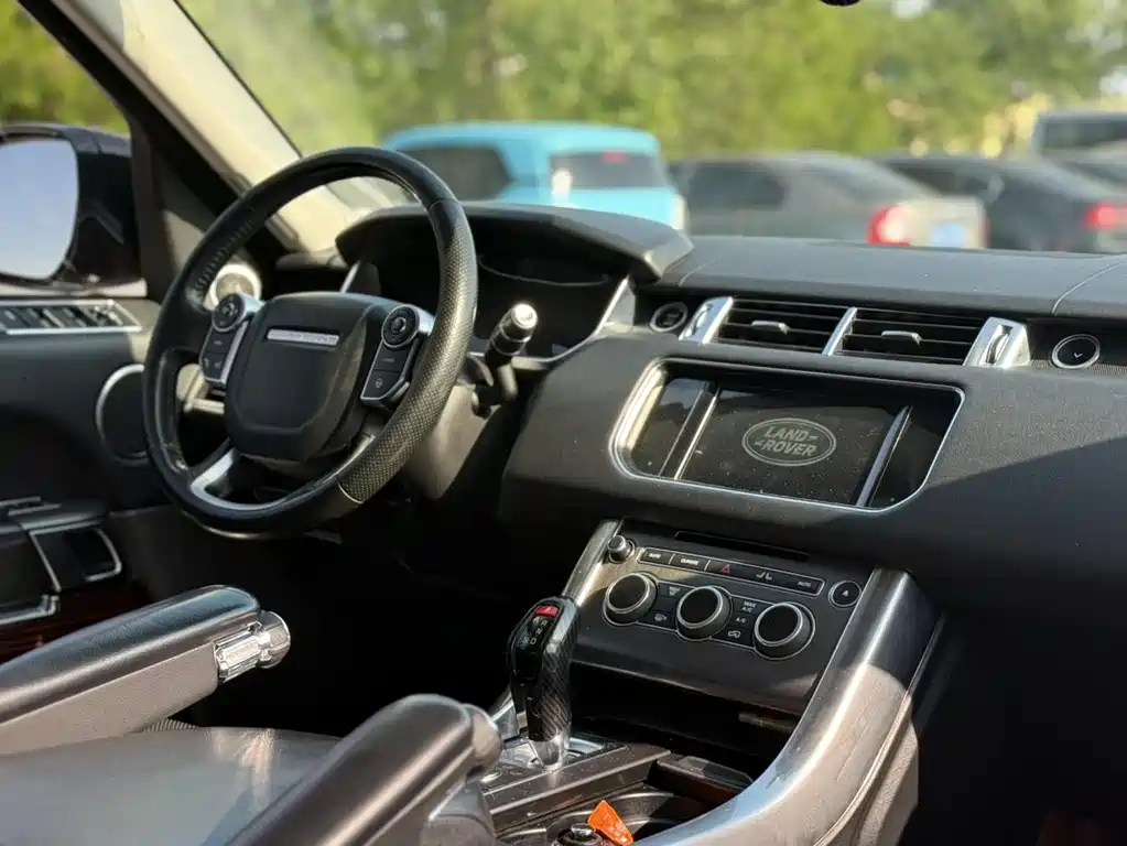 Land Rover Sport 2017 — фото 11