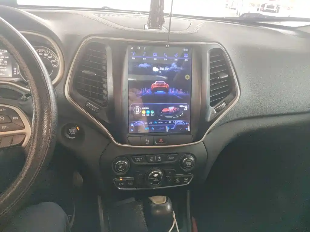 Jeep Cherokee 2016 — фото 14
