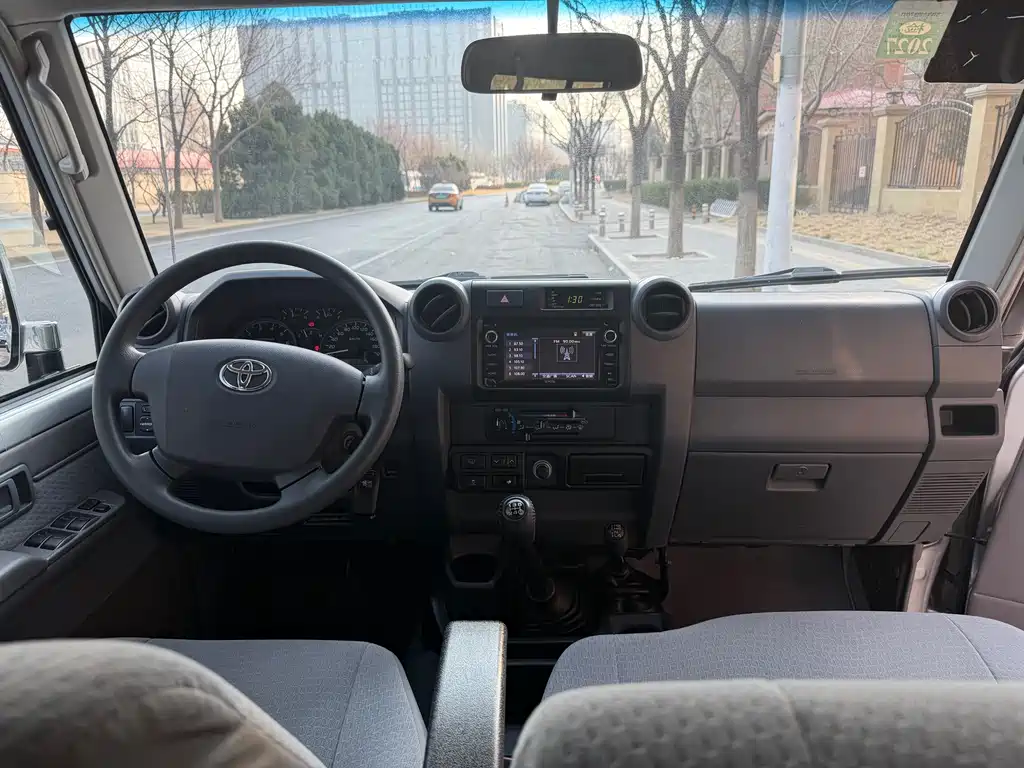 Toyota Land Cruiser 2019 — фото 12