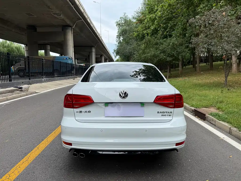 Volkswagen Sagitar 2019