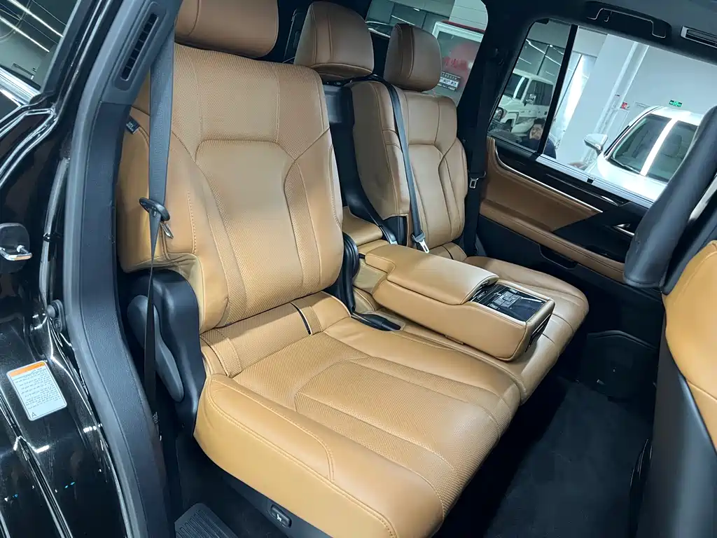 Lexus LX 2022 — фото 15