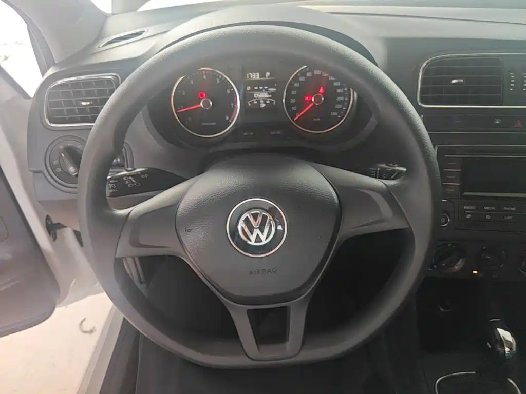 Volkswagen Polo 2015