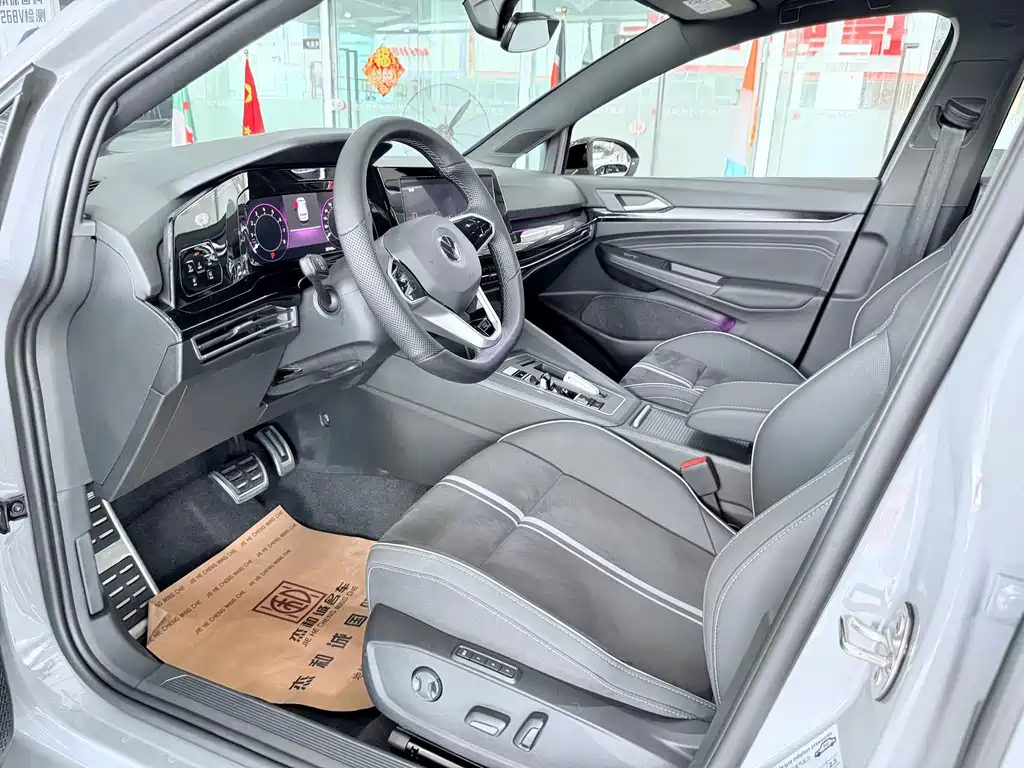 Volkswagen Golf 2023