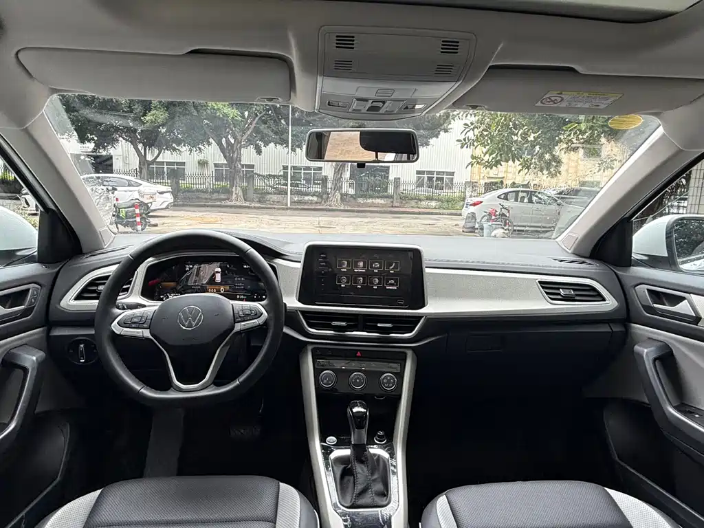 Volkswagen T-Roc 2025