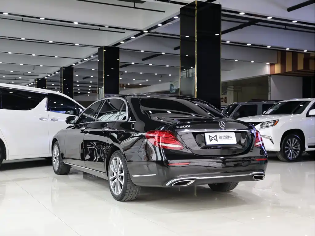 Mercedes-Benz E-Class 2019 — фото 14