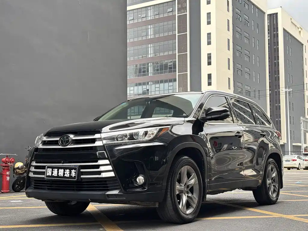 Toyota Highlander 2019 — фото 1