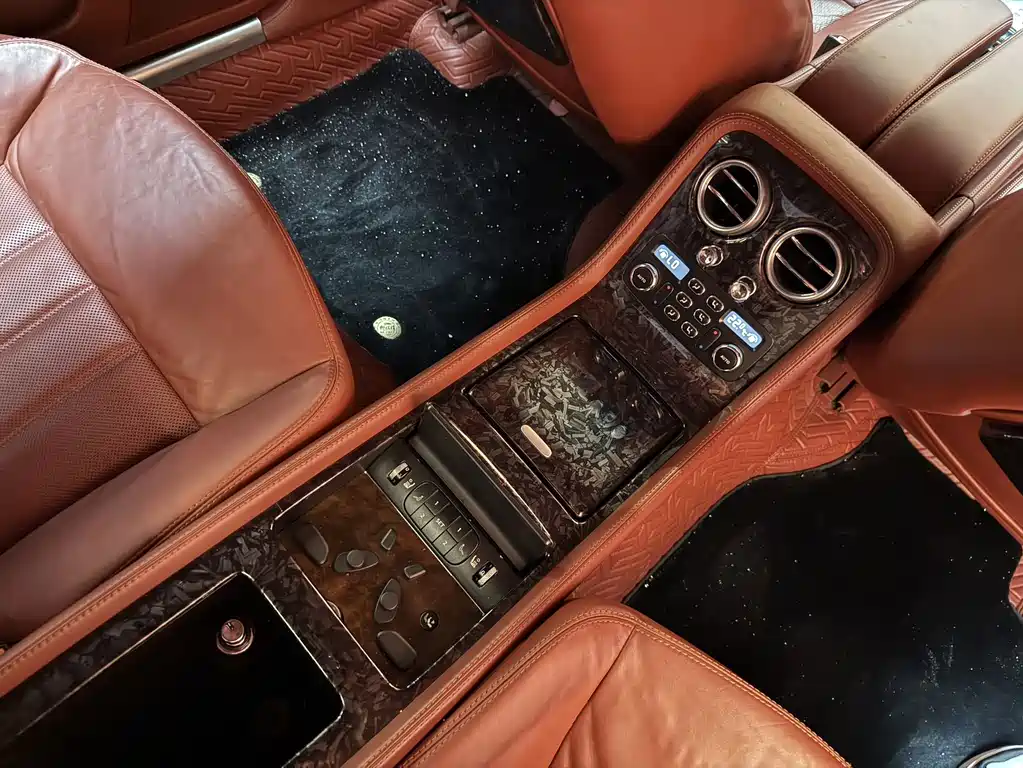 Bentley Flying Spur 2012 — фото 10