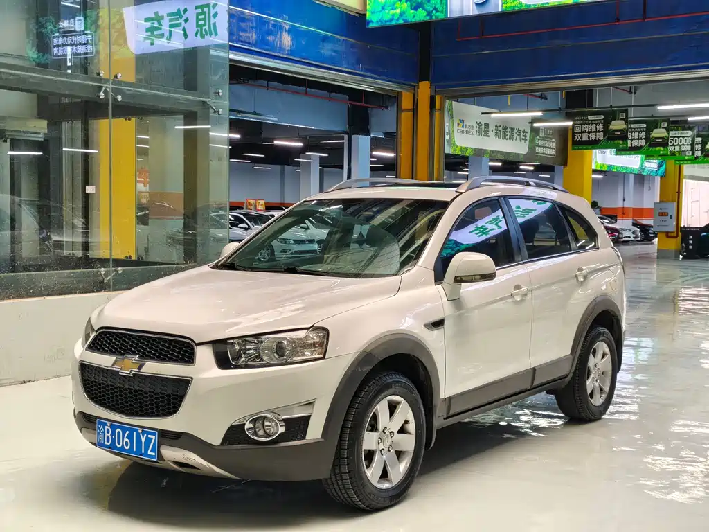Chevrolet Captiva 2013 — фото 1