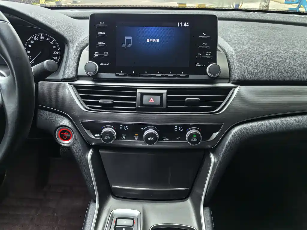 Honda Accord 2019 — фото 10