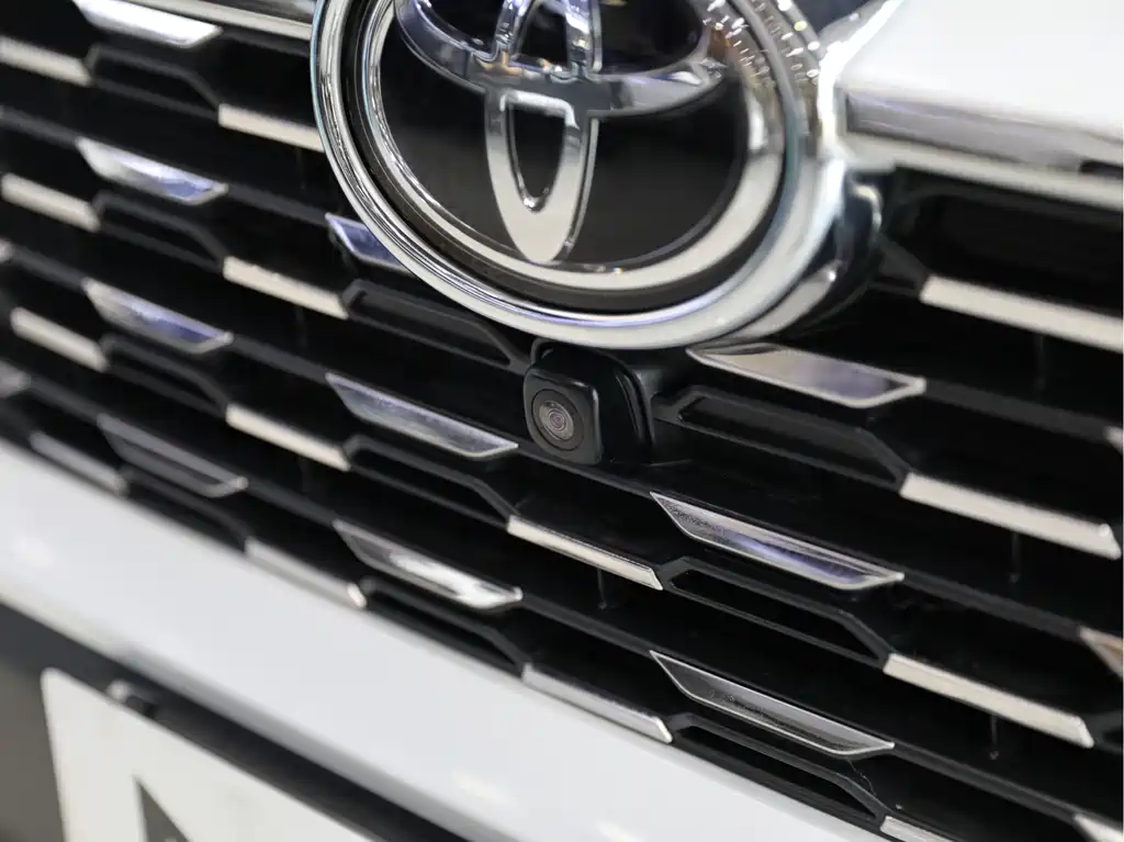 Toyota RAV4 2023 — фото 4