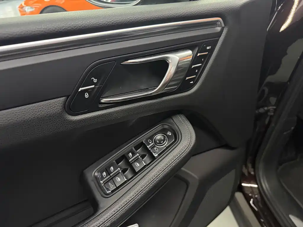 Porsche Macan 2016 — фото 9