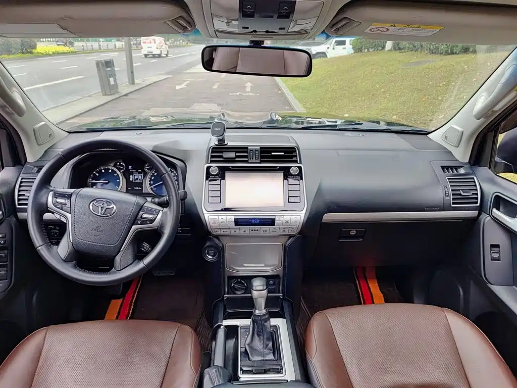 Toyota Prado 2018 — фото 10