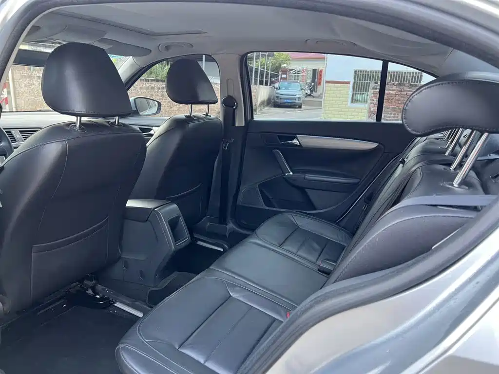 Volkswagen Lavida 2015