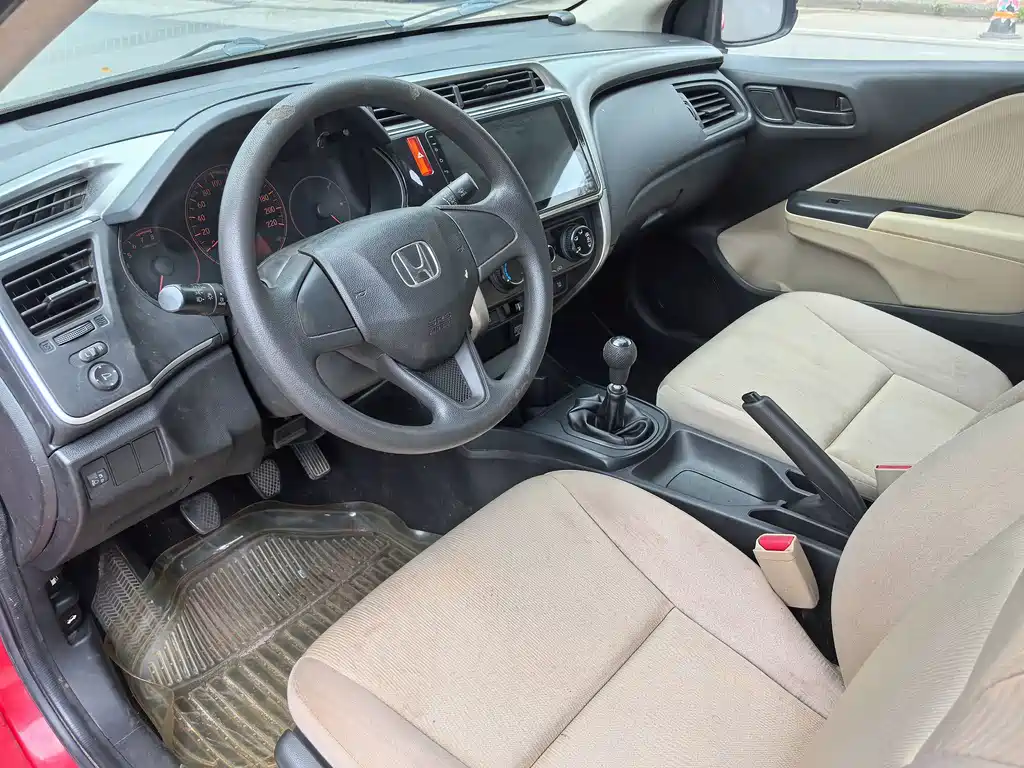 Honda City 2015 — фото 11
