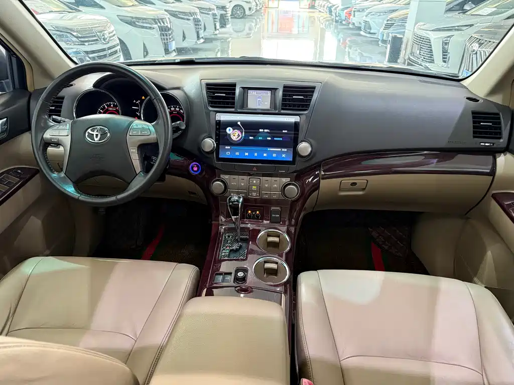 Toyota Highlander 2011 — фото 12