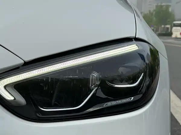 Mercedes-Benz C-Class 2023