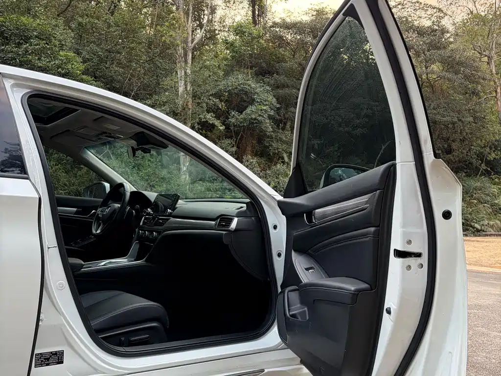 Honda Accord 2021 — фото 19