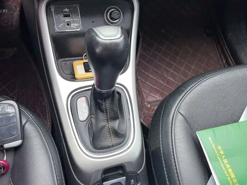 Jeep Compass 2017 — фото 14