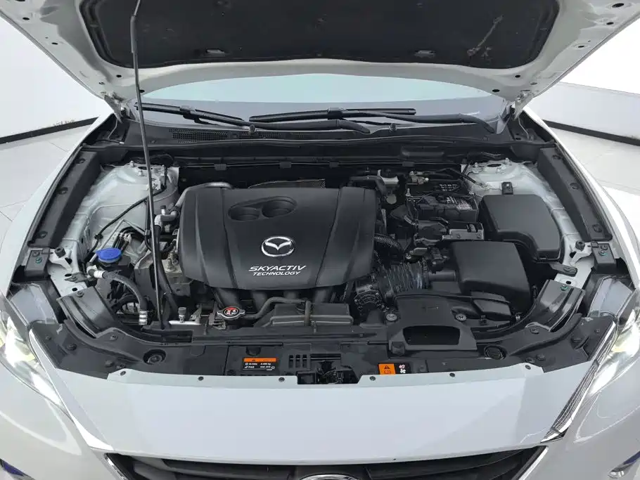 Mazda CX-4 2017 — фото 10