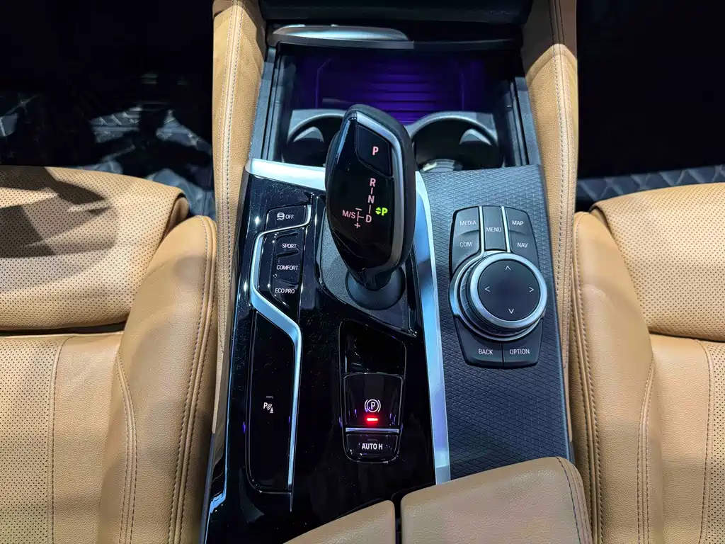 BMW 5 Series 2023 — фото 14