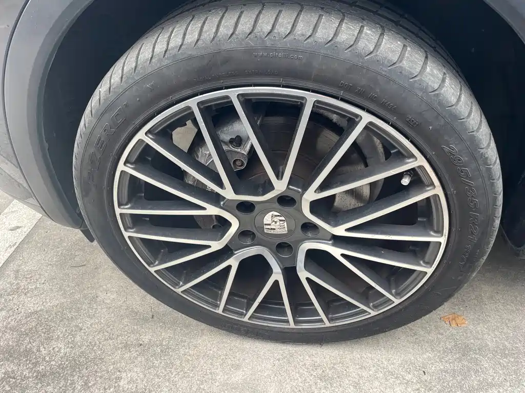 Porsche Cayenne 2017 — фото 10