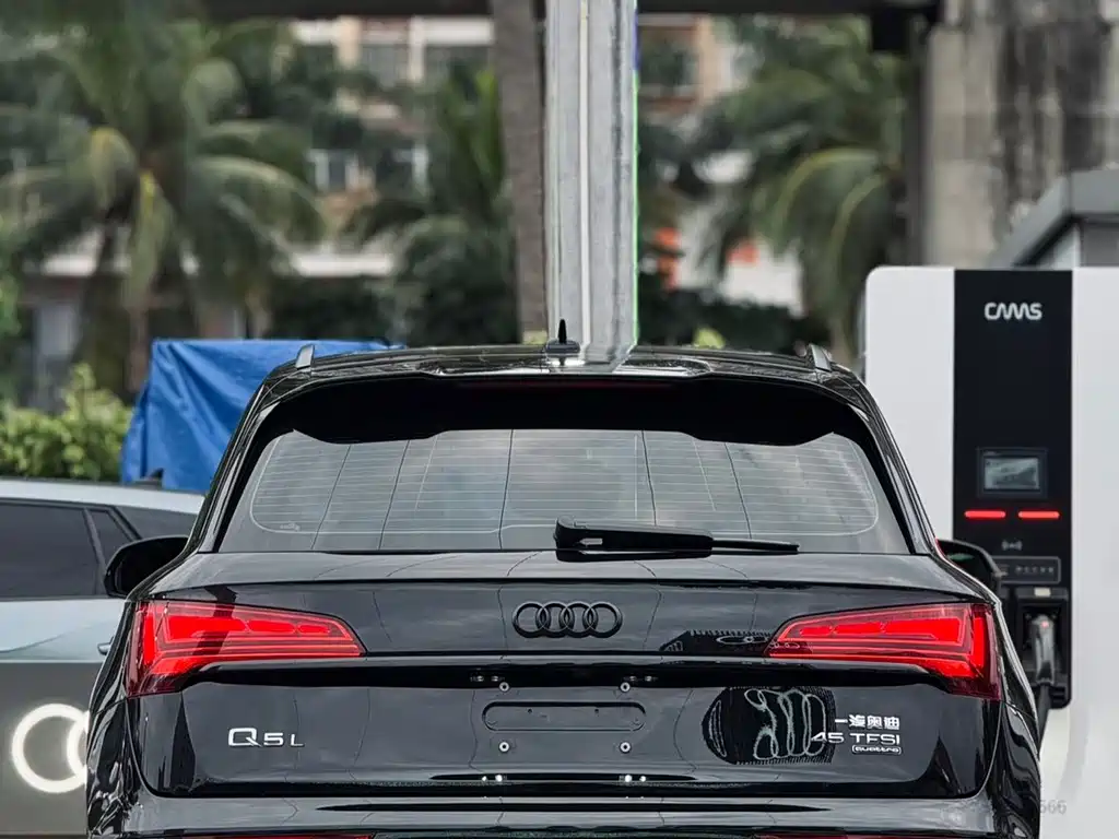 Audi Q5L 2025 — фото 20