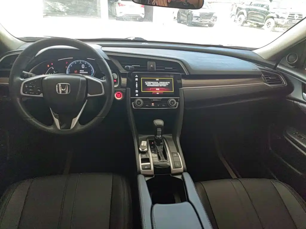 Honda Civic 2019 — фото 10