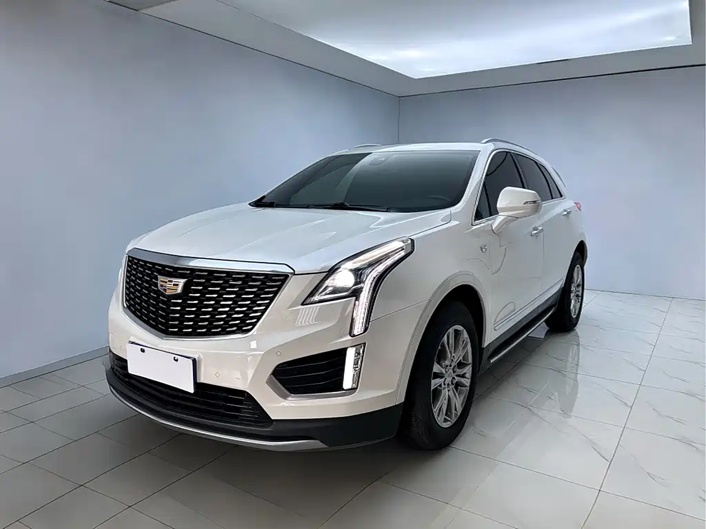 Cadillac XT5 2021 — фото 1