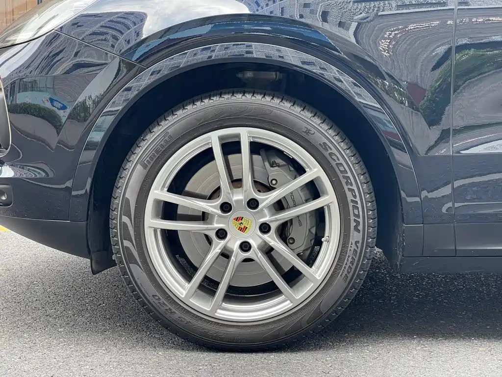 Porsche Cayenne 2019 — фото 13