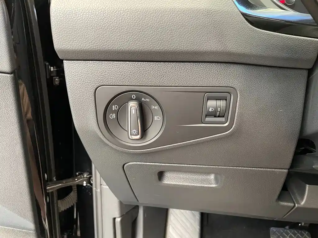 Volkswagen Tiguan L 2018 — фото 17