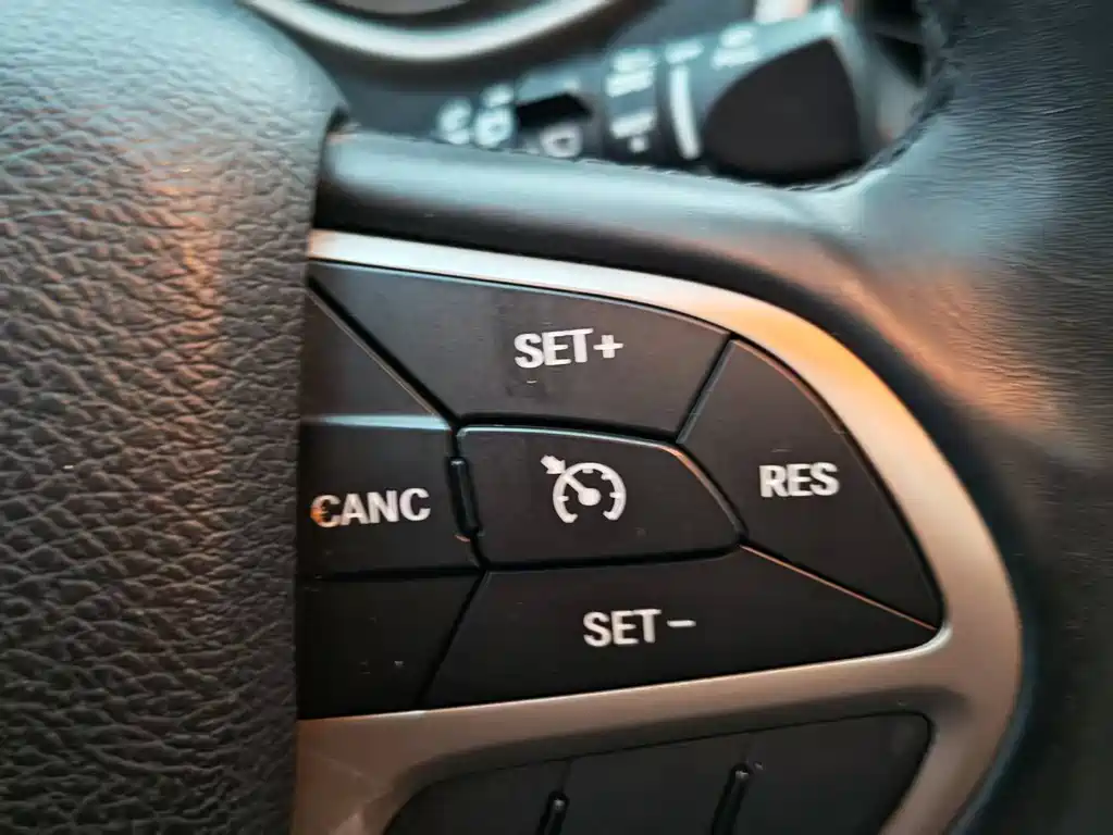 Jeep Cherokee 2016 — фото 16