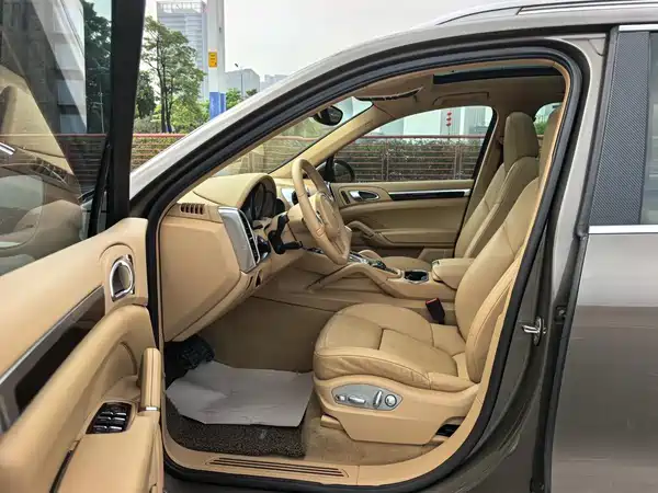 Porsche Cayenne 2012