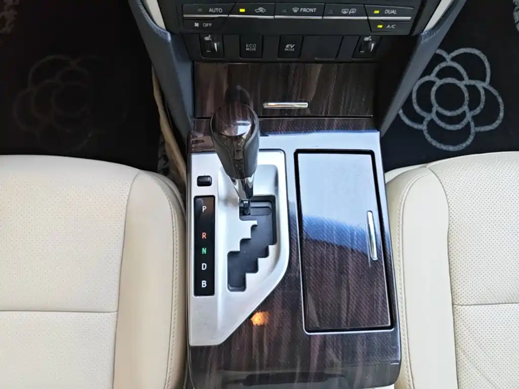 Toyota Camry 2015 — фото 14