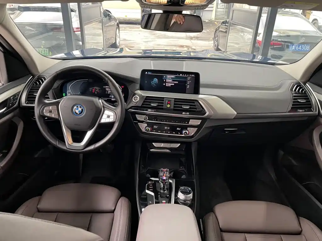 BMW iX3 2021 — фото 18