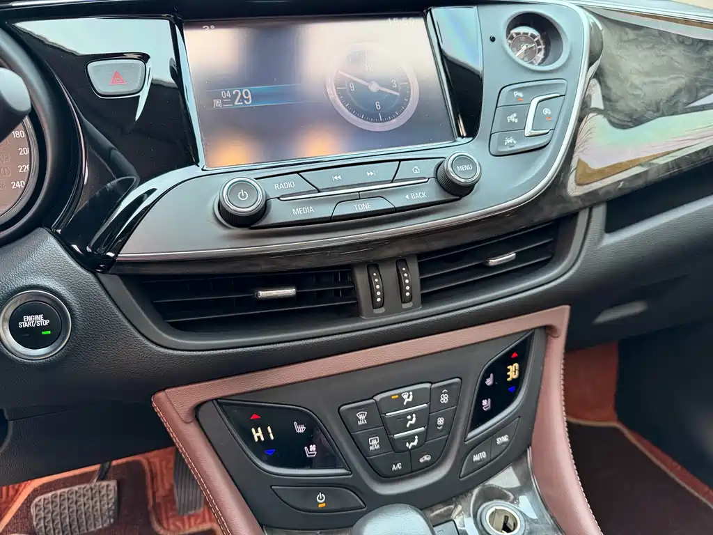 Buick Envision Plus 2016 — фото 10