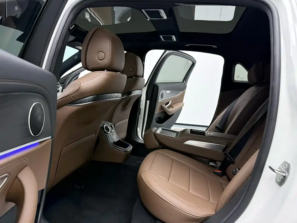 Mercedes-Benz E-Class 2023 — фото 4