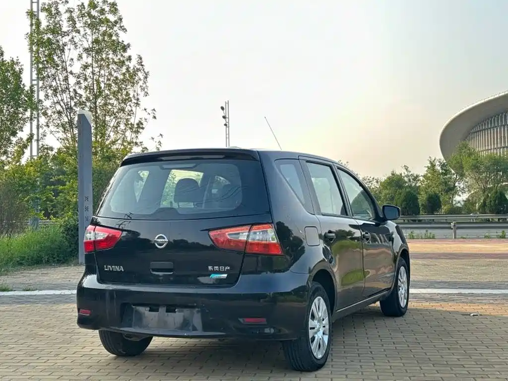 Nissan Livina 2015 — фото 4