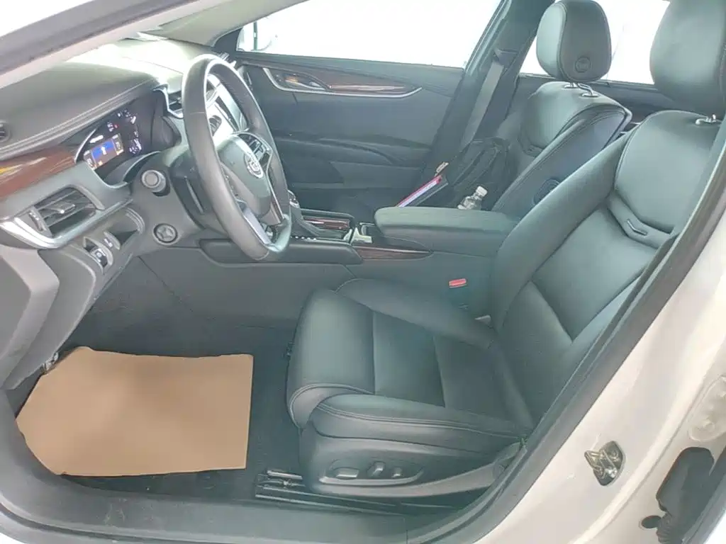 Cadillac XTS 2016 — фото 15
