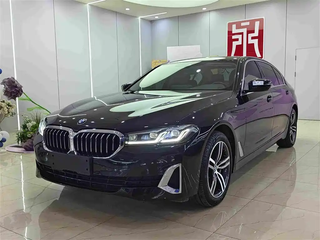 BMW 5 Series 2021 — фото 1