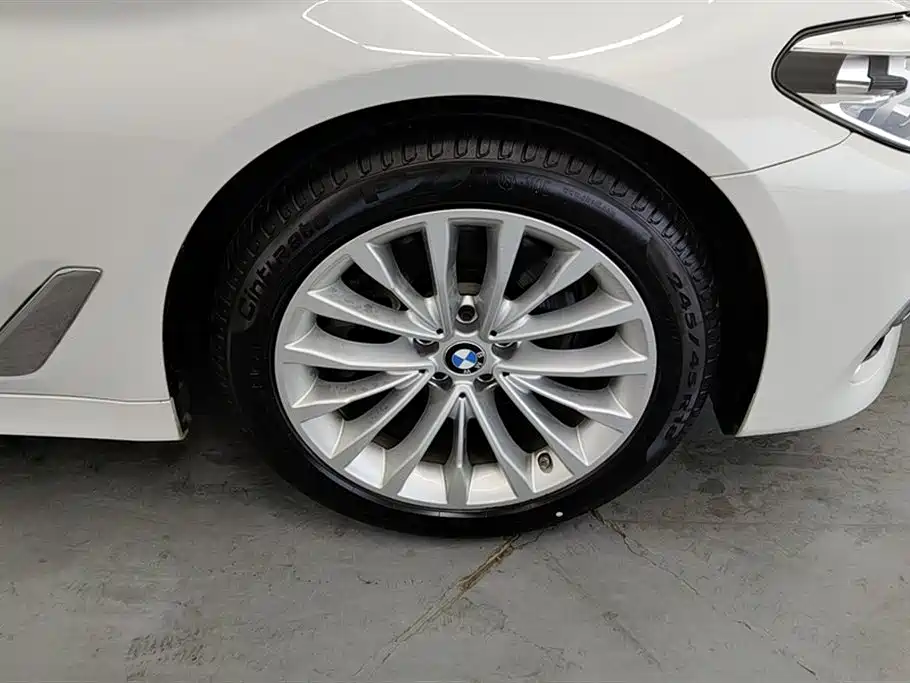 BMW 5 Series 2020