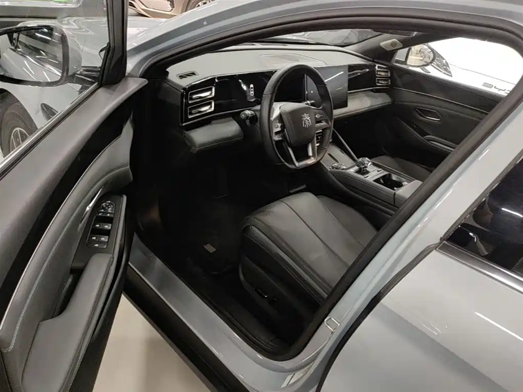 BYD Qin L 2025 — фото 16