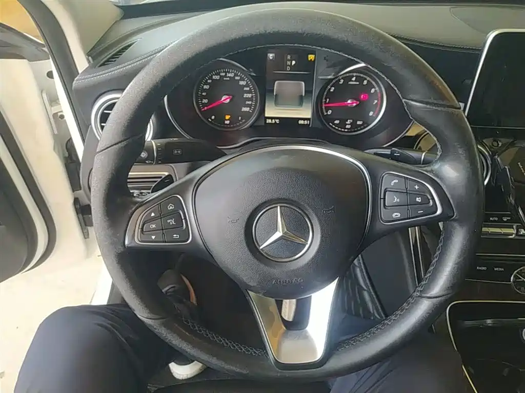 Mercedes-Benz C-Class 2018 — фото 11
