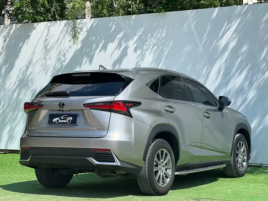 Lexus NX 2021 — фото 7