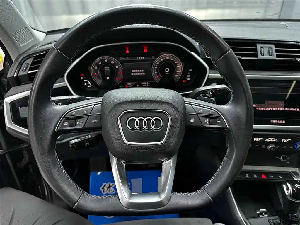 Audi Q3 2023 — фото 13
