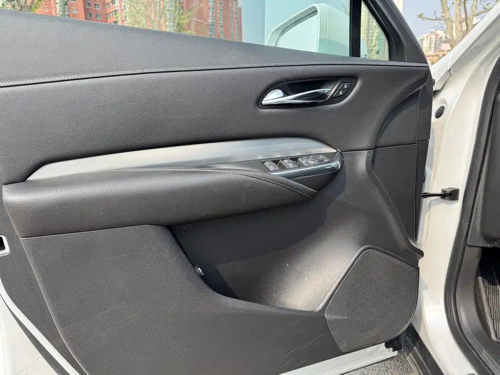 Cadillac XT4 2020 — фото 11