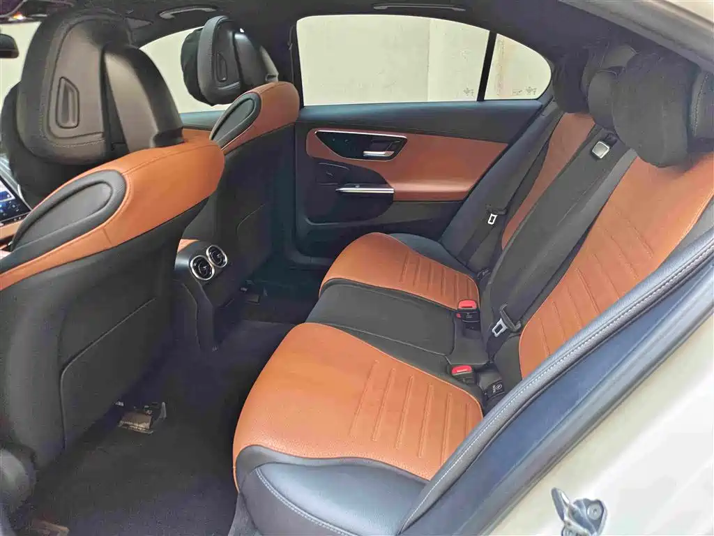 Mercedes-Benz C-Class 2023 — фото 11