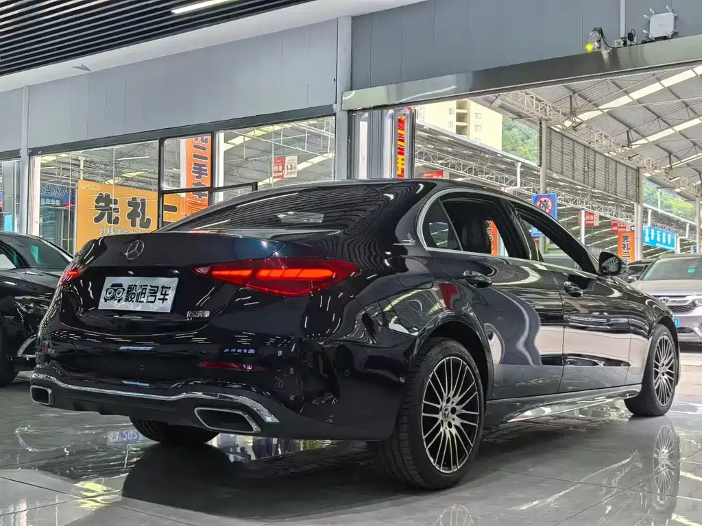 Mercedes-Benz C-Class 2025