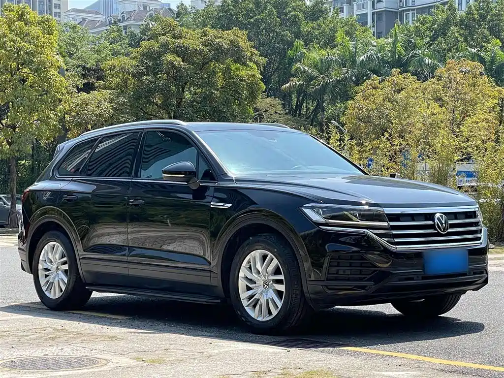 Volkswagen Touareg 2021 — фото 19